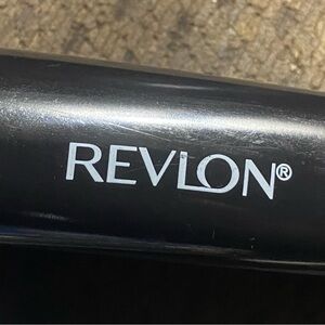 Revlon hair straightener. Brand new, but not in box. Unused. Works perfectly.